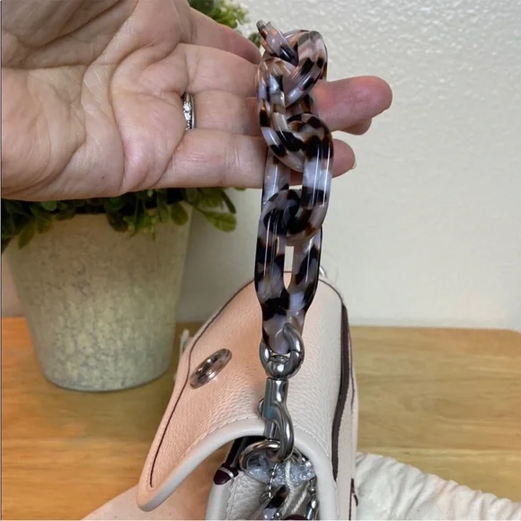 Coachtopia White Purse - Picture 6 of 8